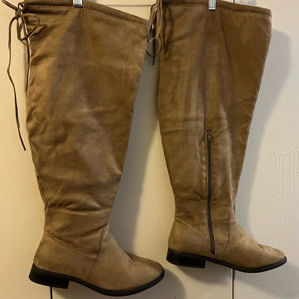 CHARLOTTE RUSSE over the knee boots - Picture 2 of 6